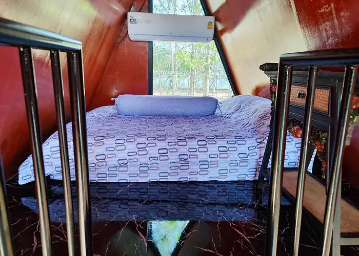 Mcquillan's And จอมบึง